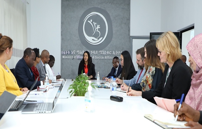 Steering Committee in a meeting with Minister of Women and Social Affairs 